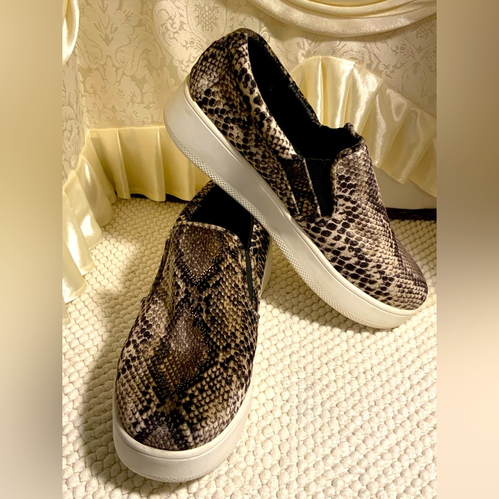 STEVE MADDEN BRAYLON SNAKE PLATFORM SLIP ON SNEAKERS